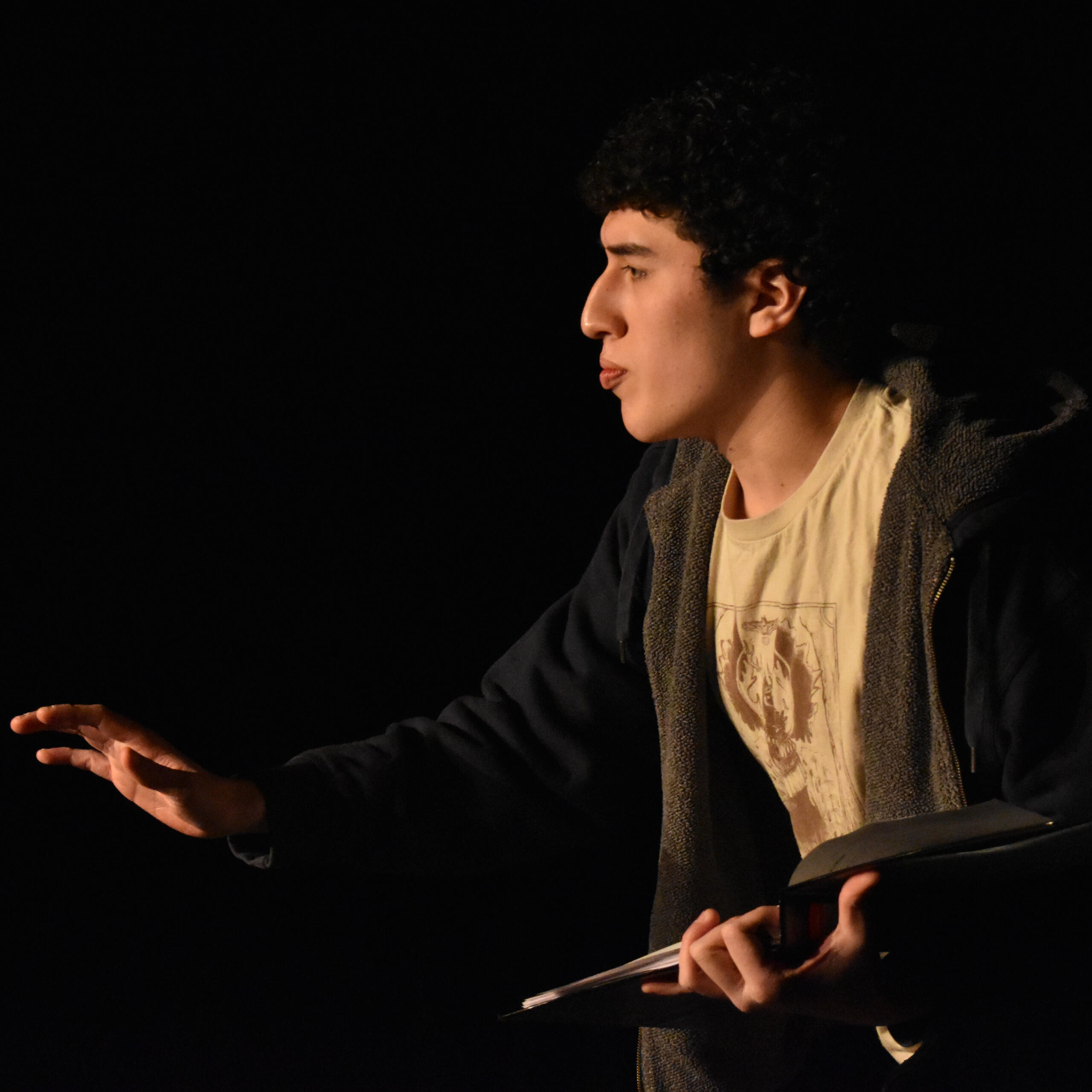 /ANGELS THAT DANCE BETWEEN TONGUES